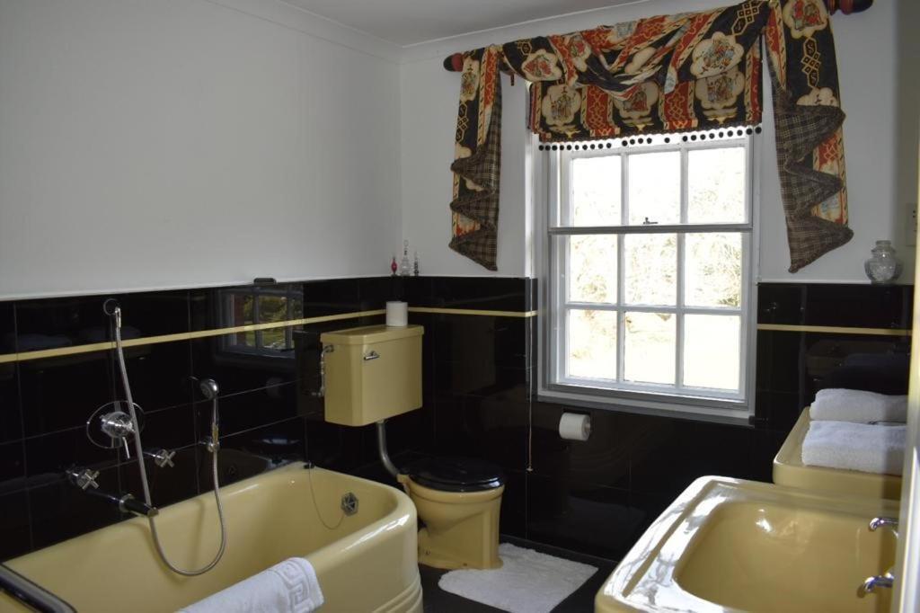 Holmbush House Guest House Hellingly ภายนอก รูปภาพ